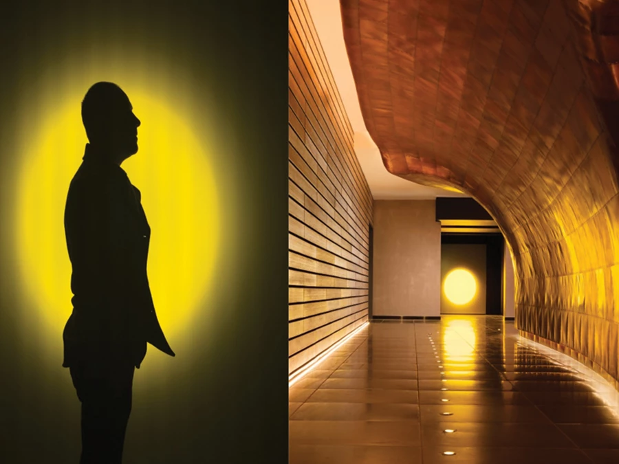 Credit: Mondrian London המעבר בין הלובי למסעדה |   Credit: Ruth Arad תגובת האור לאורח