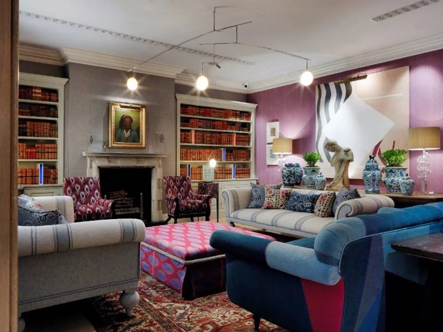 הספרייה. Photo credit: Simon Brown