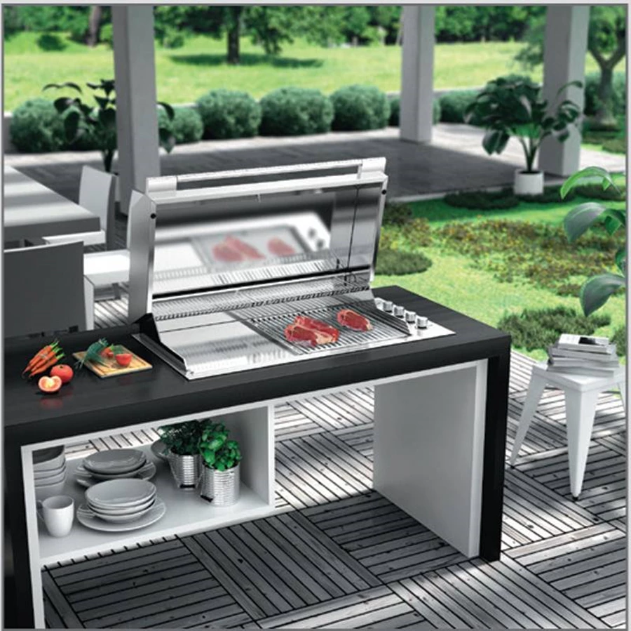 ברביקיו גריל חיצוני מבית fulgor-milano כולל ארבע שורות מבערי טורבו 14 kw, משטח צלייה ענק, משטח להקפצת ירקות ובשר, מכסה אקטיבי עם מד חום לדגימת הטמפ׳ וכפתורי הפעלה מסיביים, הפעלת המצתים באמצעות סוללה ללא צורך בחיבור לחשמל | קבוצת בירמן עצים ופרזול בע