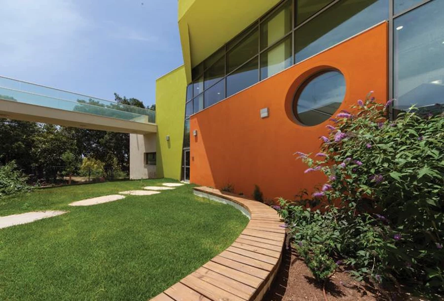 חצר הסיפריה. צילום: kkarc