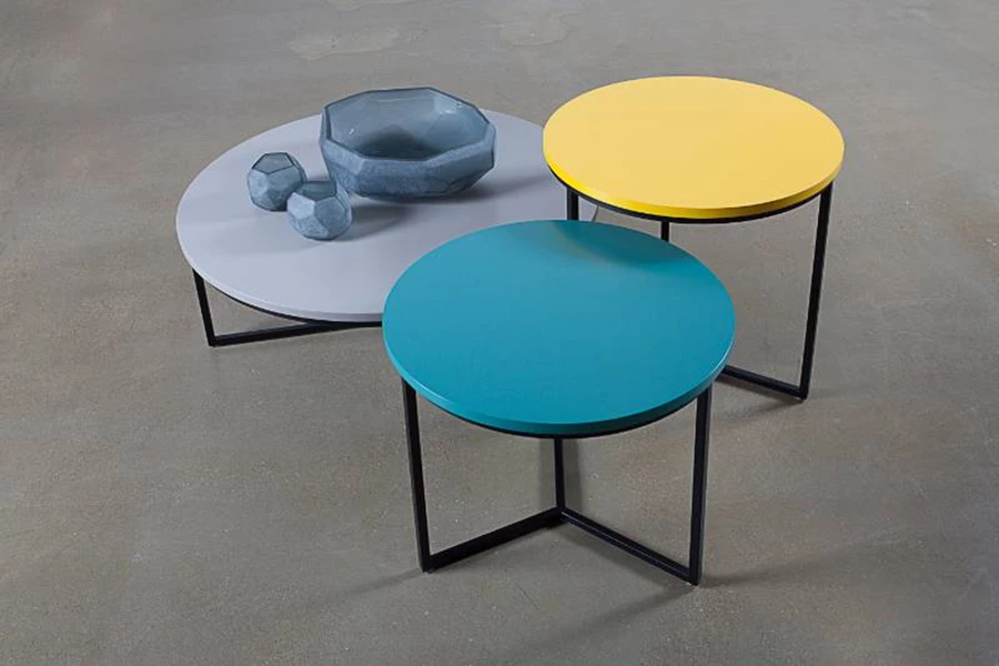 סט שולחנות צבעוניים ROUNDS