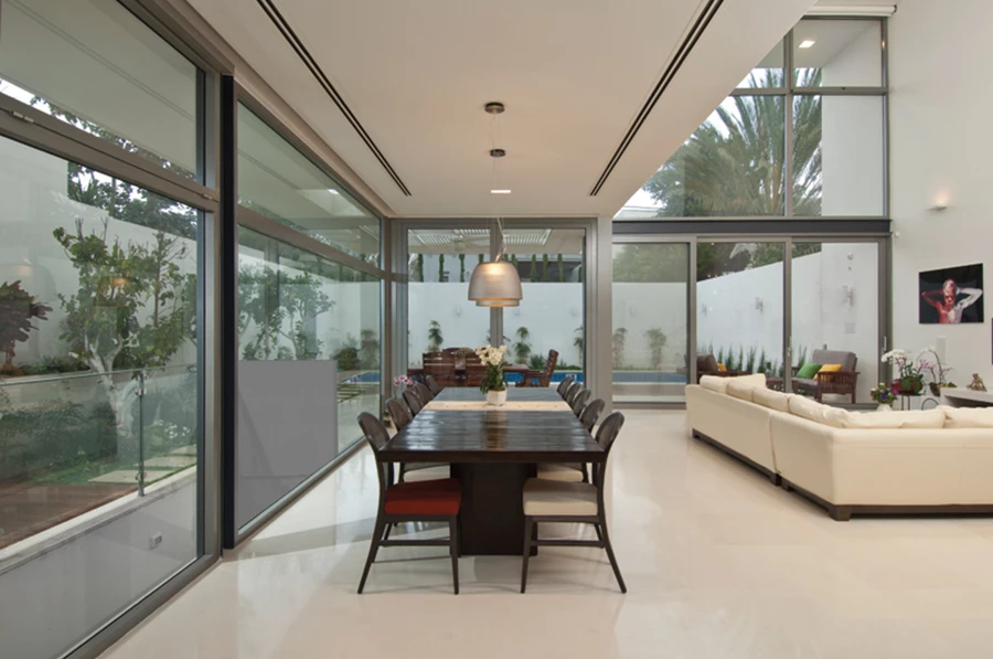 שימוש בזיגוג חכם מסדרת 