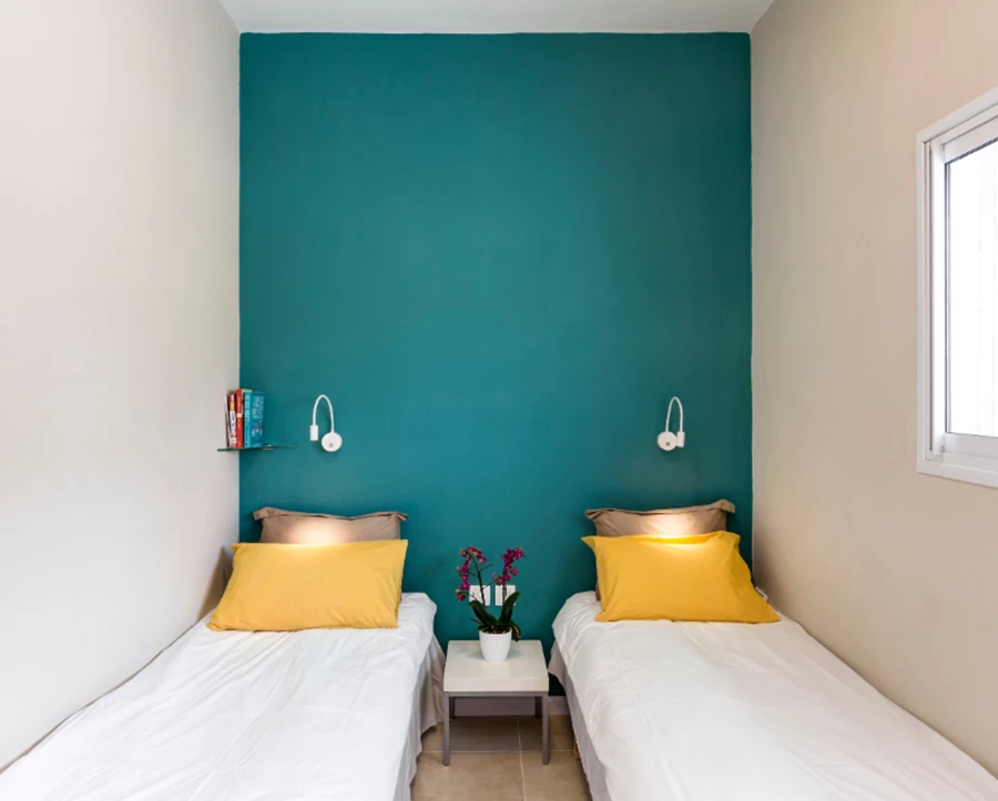 בין צרפת לתל אביב