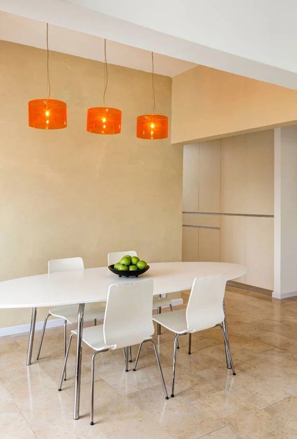 תאורה: דורי קמחי