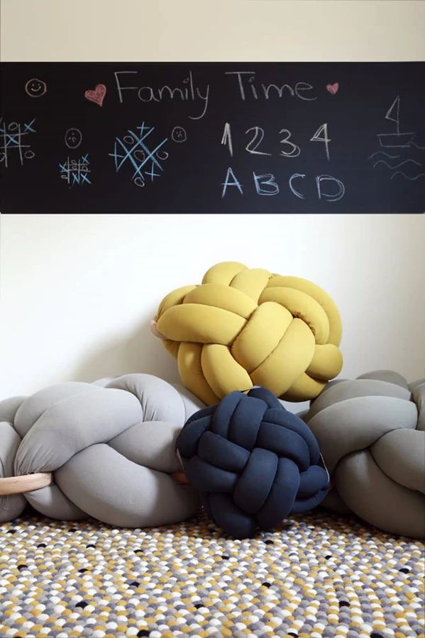 פינה מיועדת לזמן איכות משפחתי – סטודיו Knots