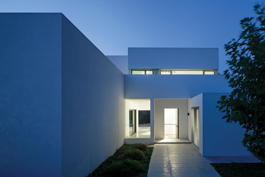 מבואת הכניסה החיצונית, מבט מבחוץ.