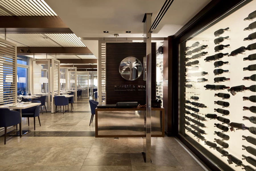 ריץ - קרלטון, הרצליה