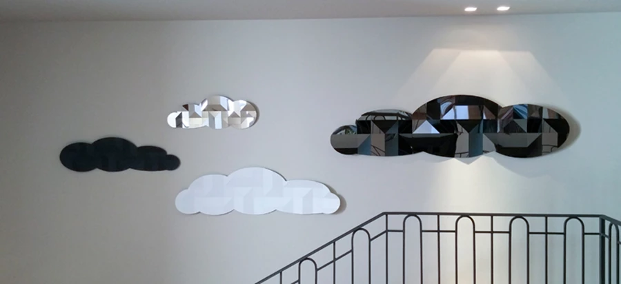 Metal Clouds, אוסף פרטי. נירוסטה וברזל מקופלים; עיצוב לגלריית