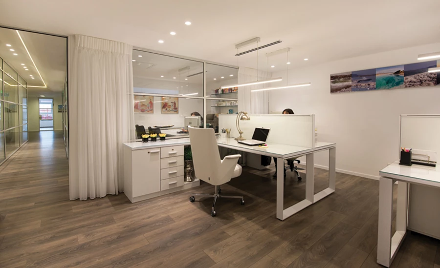 בחללי המשרדים: מערכת בנצ