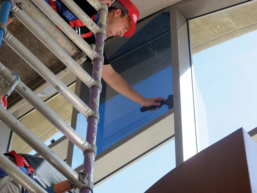 התקנת ציפוי מגן שמש להתיעלות אנרגטית | קבוצת מגן שמש.