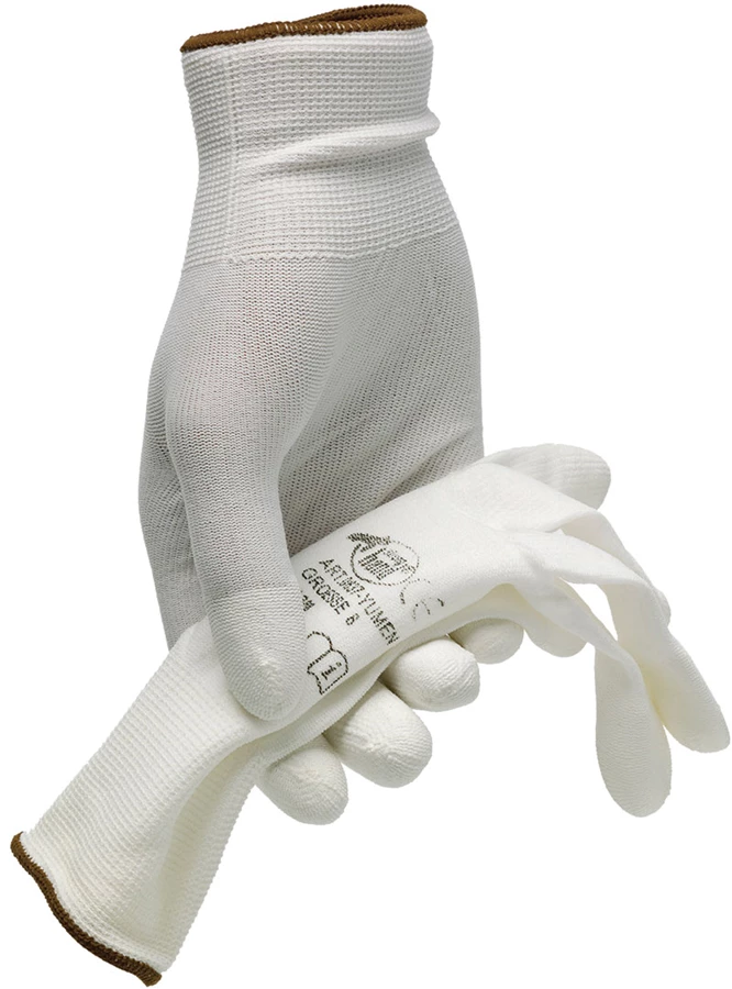 כפפת מגן סרוגה, 2010. מתוך קולקציית המוזיאון. צילום: FX. Jaggy and U. Romito, © ZHdK