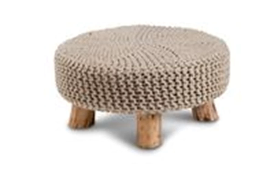 הדום רגלי עץ וחיפוי סרוג. רשת