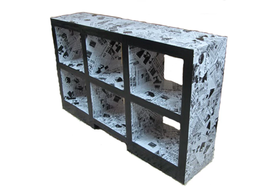 שידה בציפוי דפי קומיקס | מיקי הורוביץ – אמנות קרטון ונייר