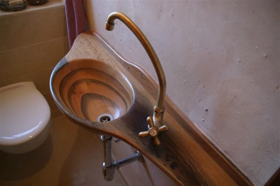 מותחים את גבולות החומר - כיור עץ עם משטח אינטגרלי | נועם זמיר – אתגרים בעץ