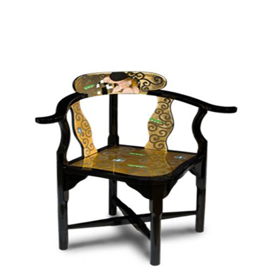 שידת גוסטב קלימנט ניתן להשיג ב גלריה פייר קולינס, רחוב יהושע בן פרחיה 3 יפו