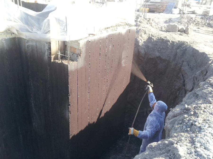 שכבת האיטום כשמדובר בהתזה חייבת להיות 4 מ