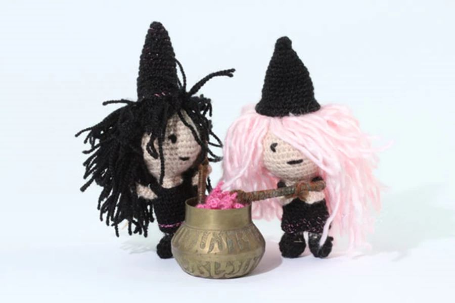 הילה שילוח-בירנבך - בובות סרוגות | צילום: עמירם ציונוב