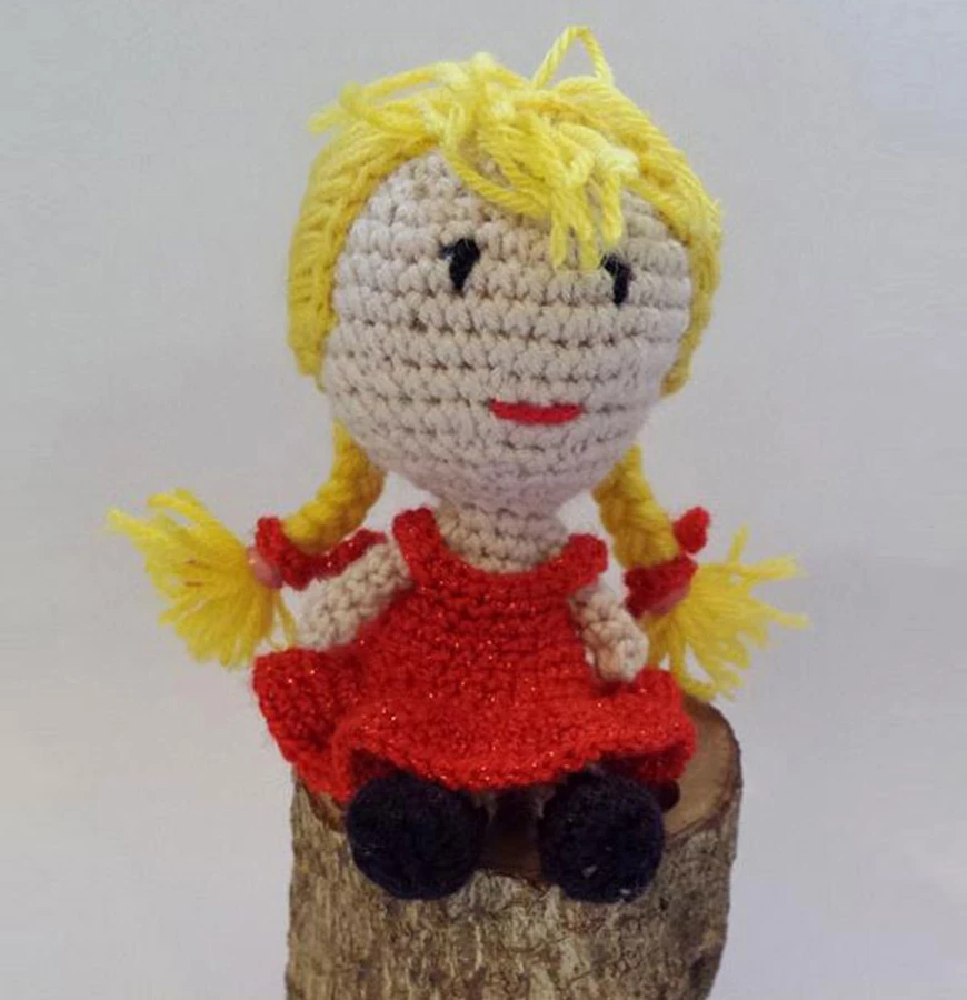 הילה שילוח-בירנבך - בובות סרוגות