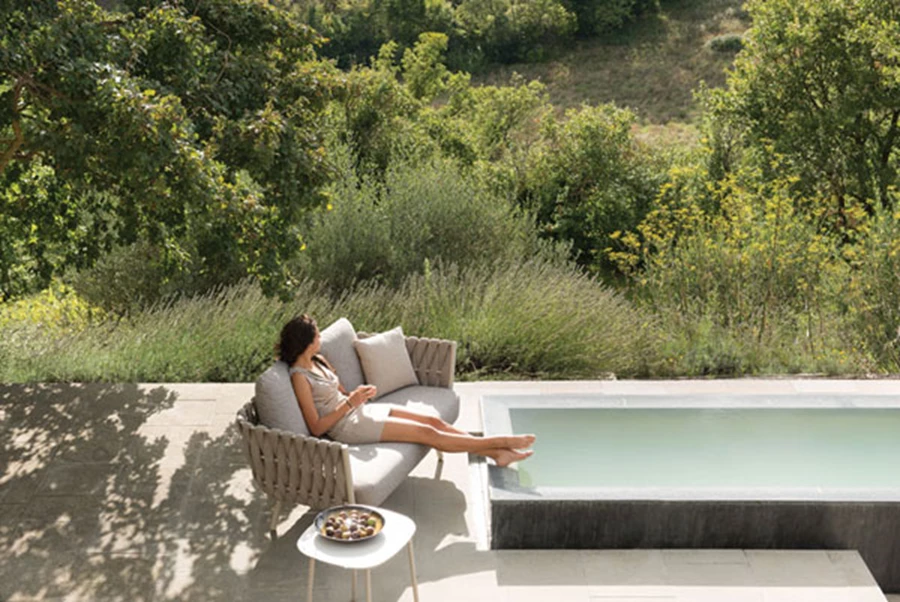 דגם Tosca של חברת Tribu: קונסטרוקציית אלומיניום מייצרת מבנה רך-עוטף מלופף ב