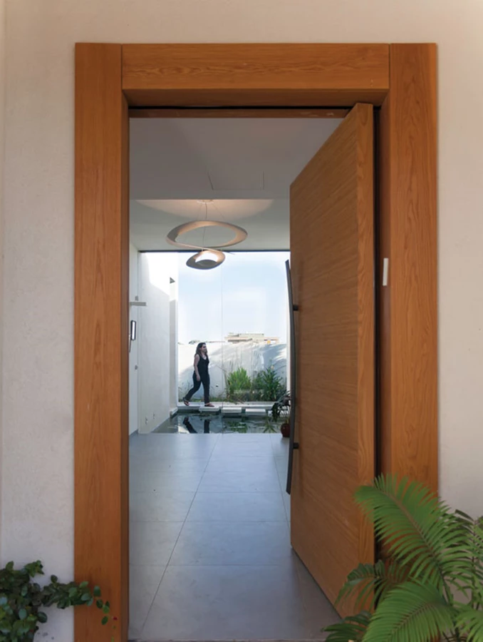 לא למעבר בלבד