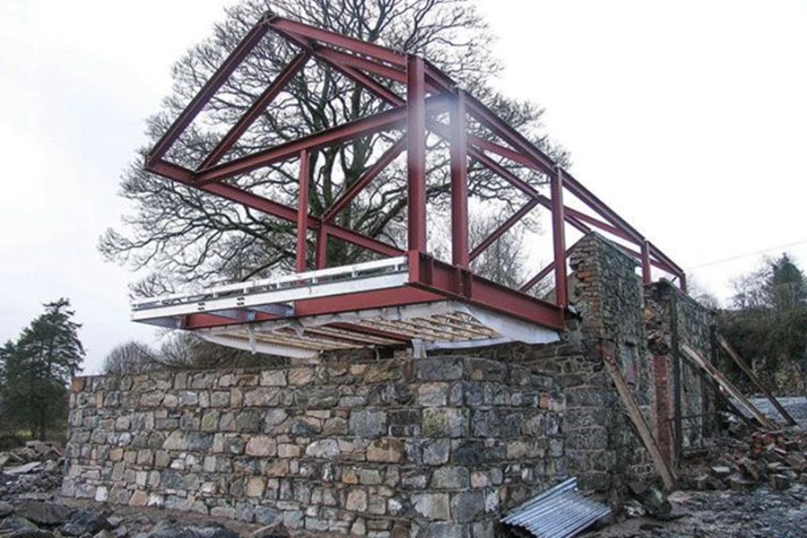 שלד פלדה משולב במבנה הקיים