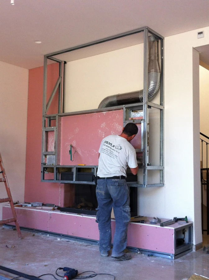 עיצוב-התקנת קמין בבית בשרון