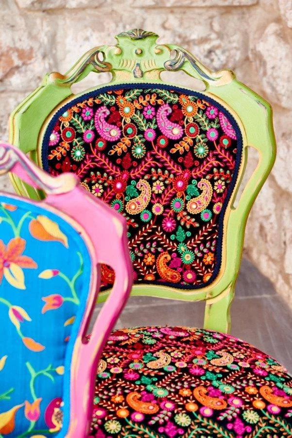 הפריטים נצבעים בהתאם לבדי הריפוד הנבחרים- סטודיו מון שרי | צילום: שחר תמיר