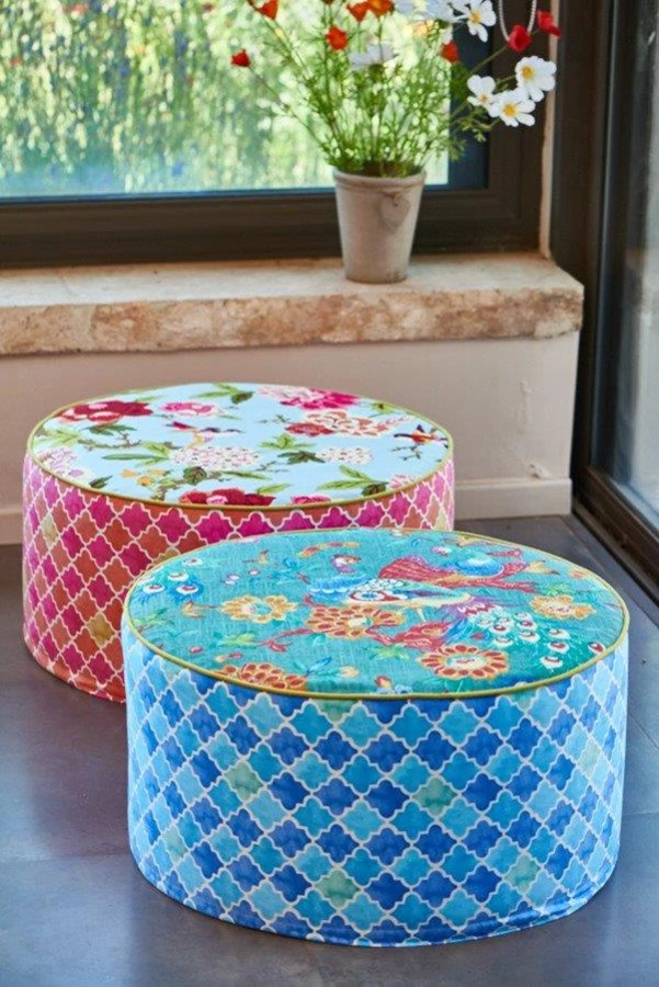 ואם אתם מתעקשים על פופים עגולים... סטודיו מון שרי | צילום: שחר תמיר