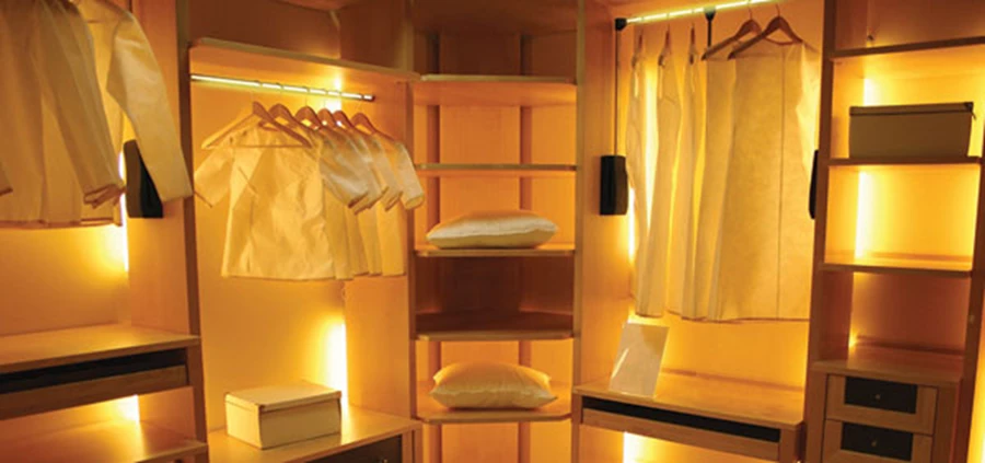 משחקי אור באלומיניום