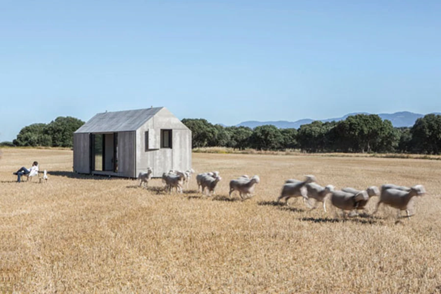 רגע של אתנחתא עטוף בנוף הטבע של המרחב הפתוח. במידת הרצון, בכל רגע נתון ניתן לשנות את המיקום ולאמץ את סביבה חדשה.