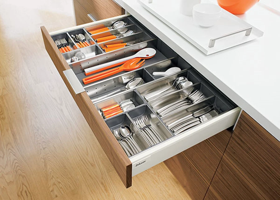 מערכות לסידור וארגון פנים המגירות. ע