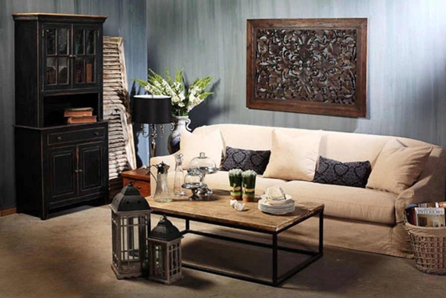 קיר שנצבע בטכניקת משיכות בתכנון יועצת הצבע הגר יואלי