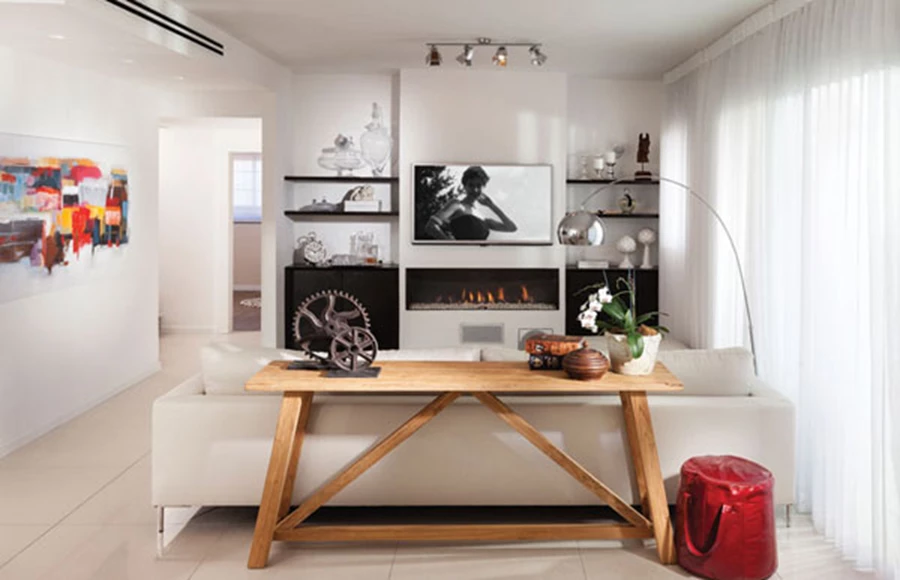 מבט מהסלון אל אזור החדרים. ביטול החדר שהרחיב את הסלון אף קיצר את המעבר אל אזור זה ו