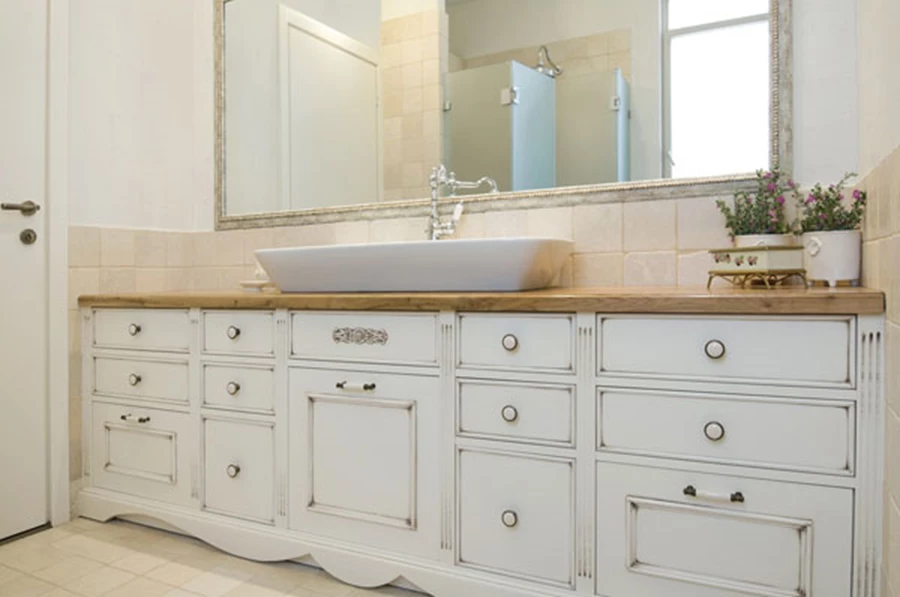 KABOX- עיבוד מיושן בחדר הרחצה