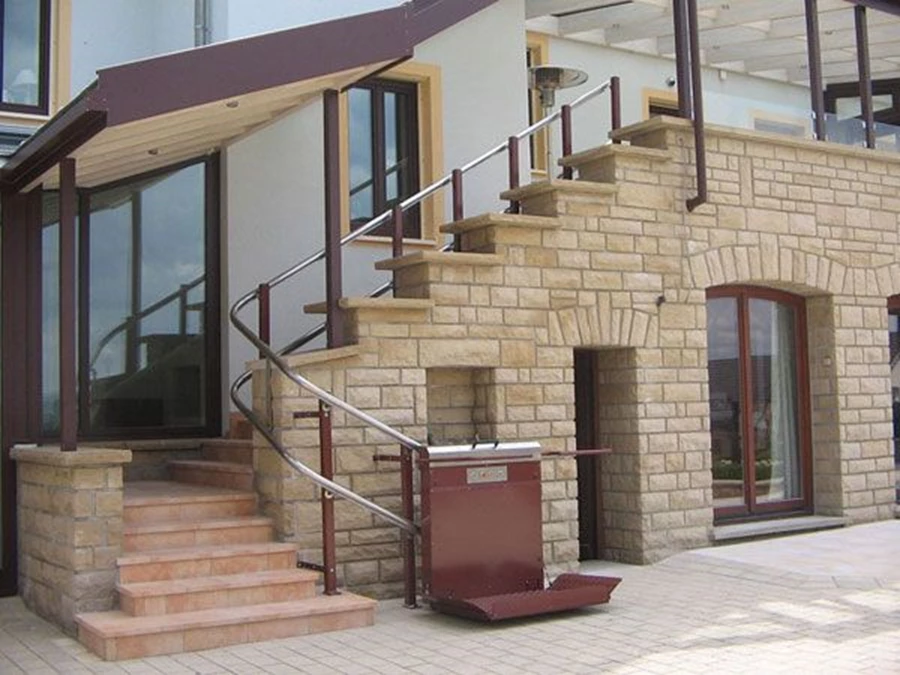 מדרגון משטח המייצר גישה עם כיסא גלגלים עד לפתח בית העסק- תעמל מזרע