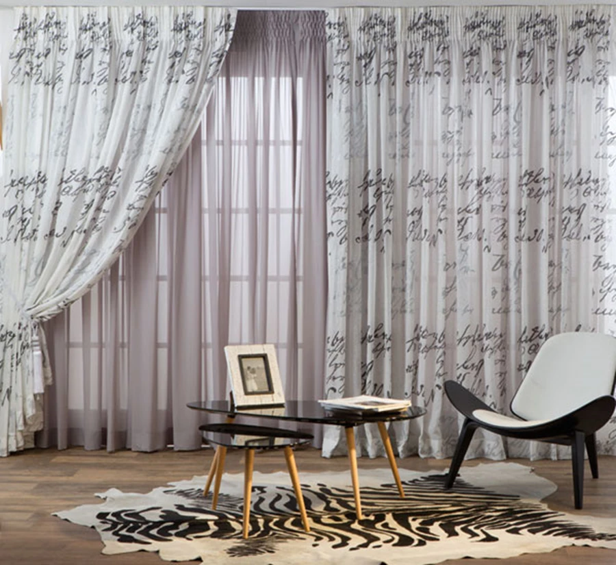 וילון בסיס אפור ו-2 שלים במרקם זהה עם טקסטורה