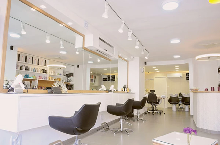 מספרת אבי מלכה במרכז ניצן בקריית-ים