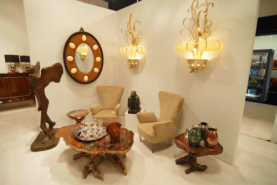 סטנד לחפצי נוי וריהוט 1940-1970 בסגנון לופט ניו-יורקי בתערוכת -  Eurantica 2008