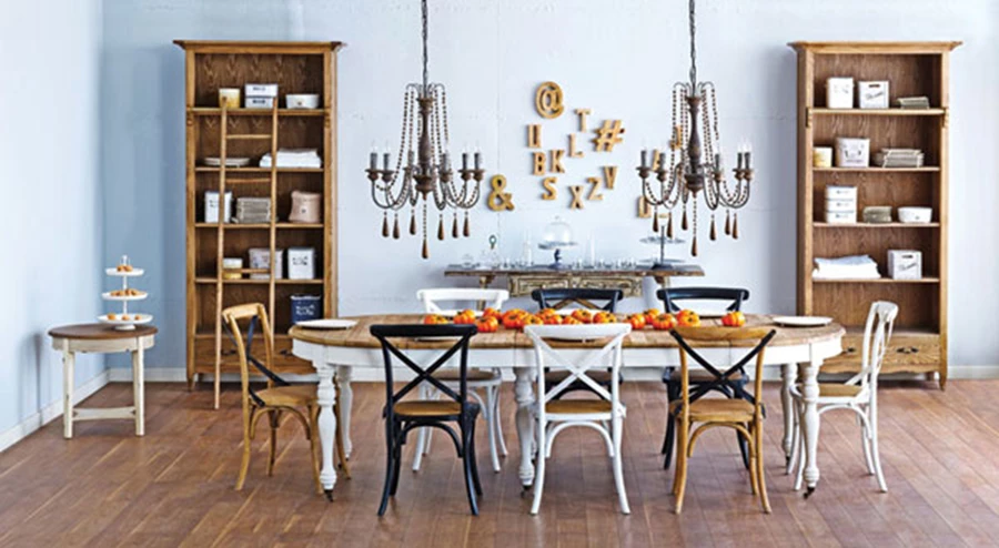 שולחן פינת אוכל בעל רגליים מגולפות, בסגנון רטרו. רשת 