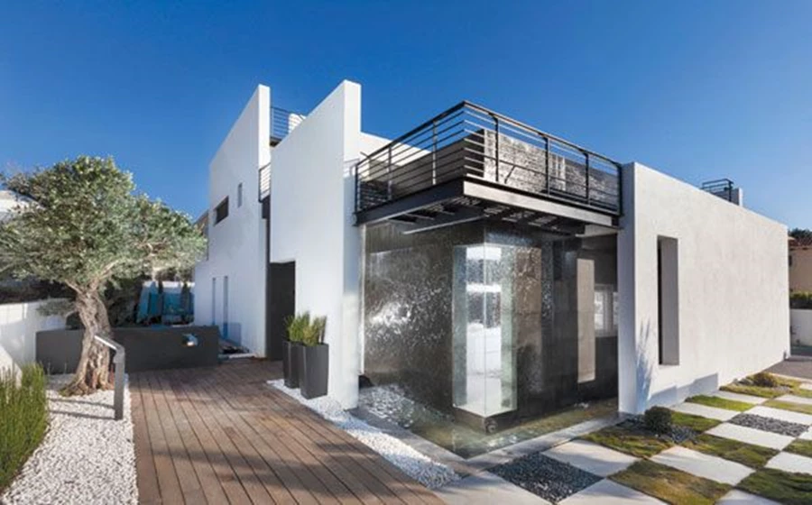 לחיות את הפנטזיה