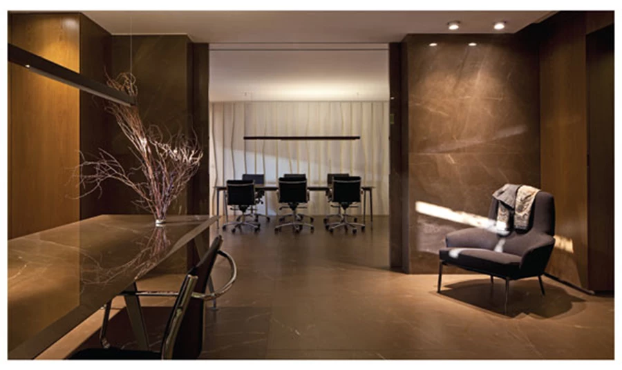 TOTAL LOOK - שימוש באבן טבעית זהה במגוון גימורים, למטרות שונות.