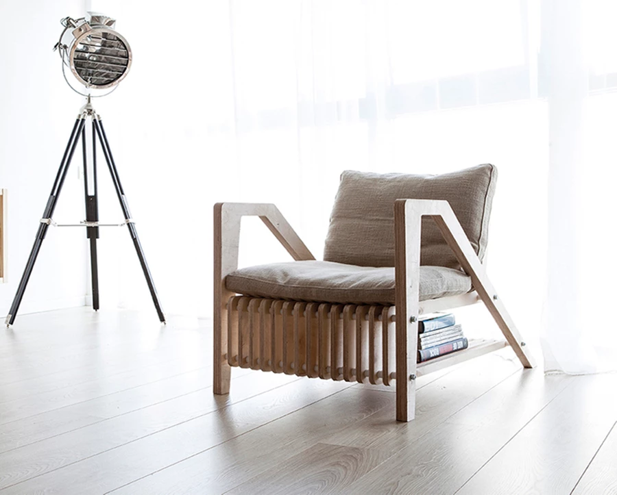 כורסת ABD עשויה עץ אלון בגוון טבעי | עיצוב רהיטים: האדריכל ישראל נוטס