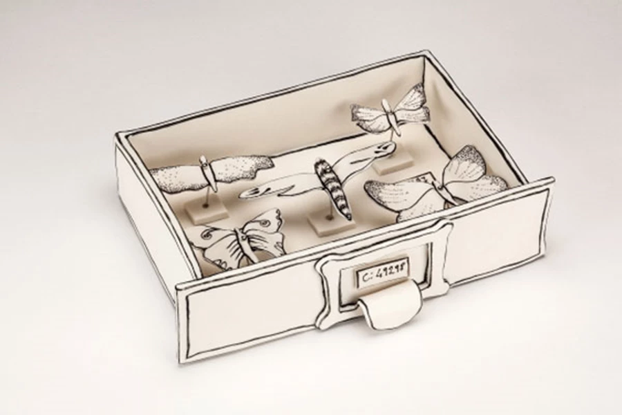 הפסלים הקראמיים של קתרין מלאים בפרטי פרטים