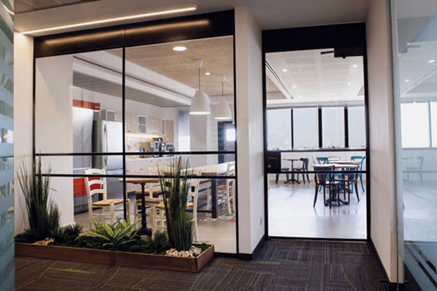 חלל ה-FUN ZONE, כשמו כן הוא, חלל קפיטריה שנועד גם לזמנים של פסק זמן מהעבודה