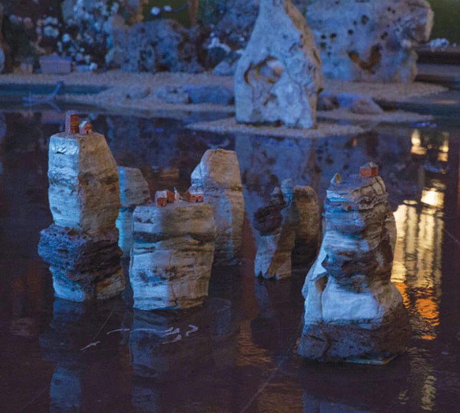 הגן הקסום של Xu Bing במוזיאון ויקטוריה ואלברט בלונדון.