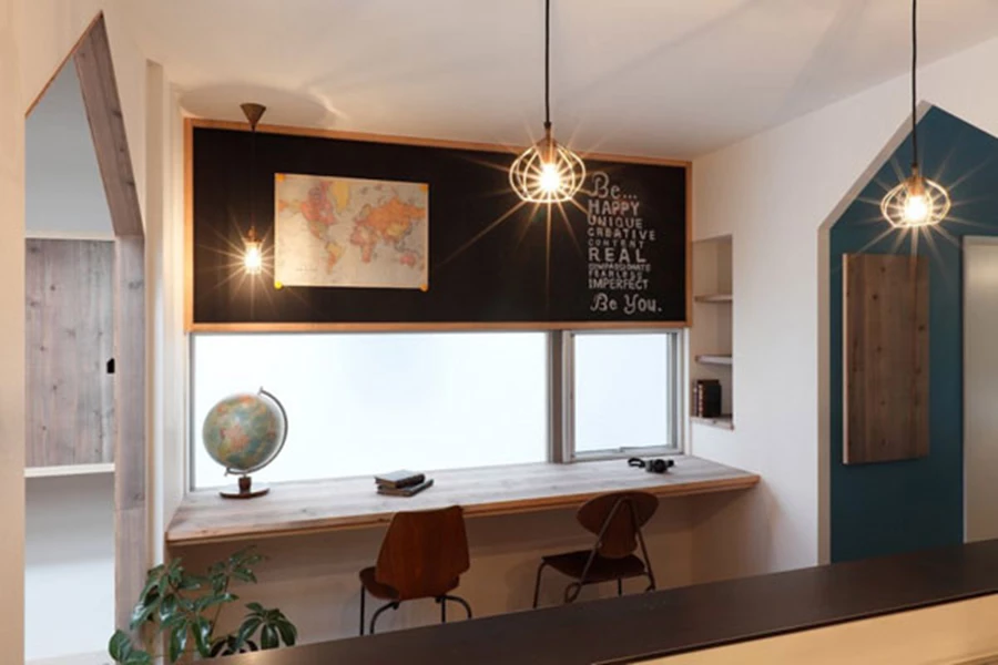 חדר העבודה הנמצא בקומה העליונה