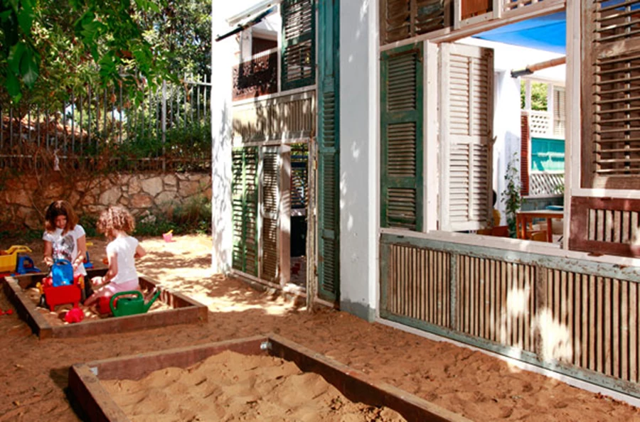 כיתת קיץ - ארגז החול בחצר