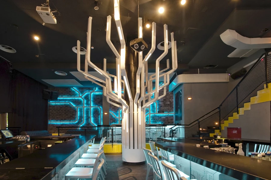 מדיסון - דאנס בר הפרויקט המשותף הראשון שעיצבו הילי לזרוב ורועי קדרנל.