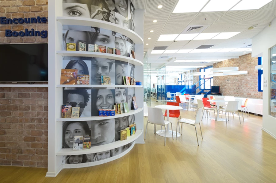 Wall street בית הספר ללימוד אנגלית