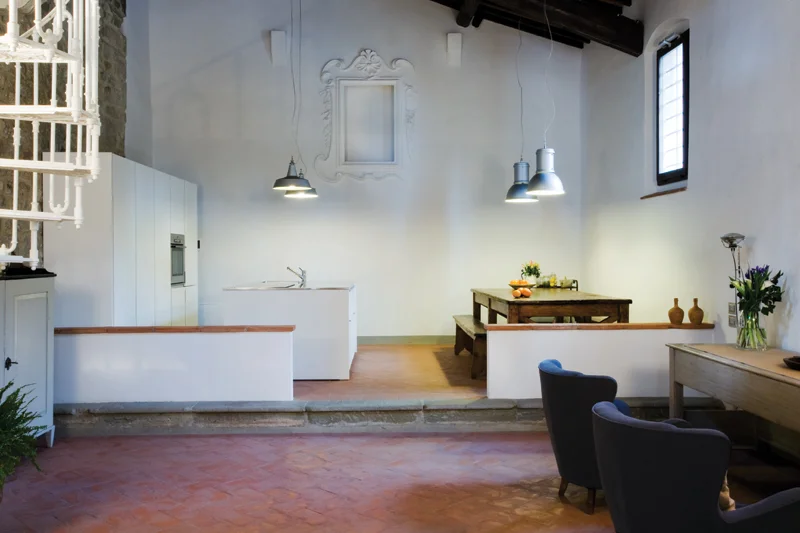 סיפור של ניגודים